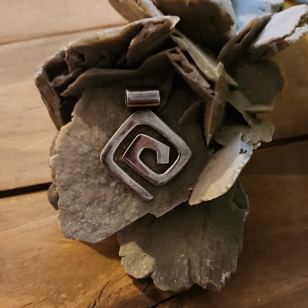 Silpada Silver Geometric Necklace - Picture 3 of 4